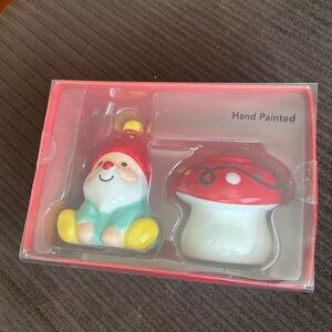 Salt & Pepper Shakers